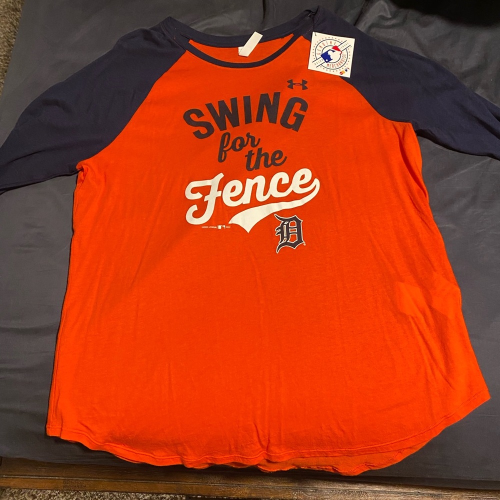 Under armor detroit tigers t shirt.
